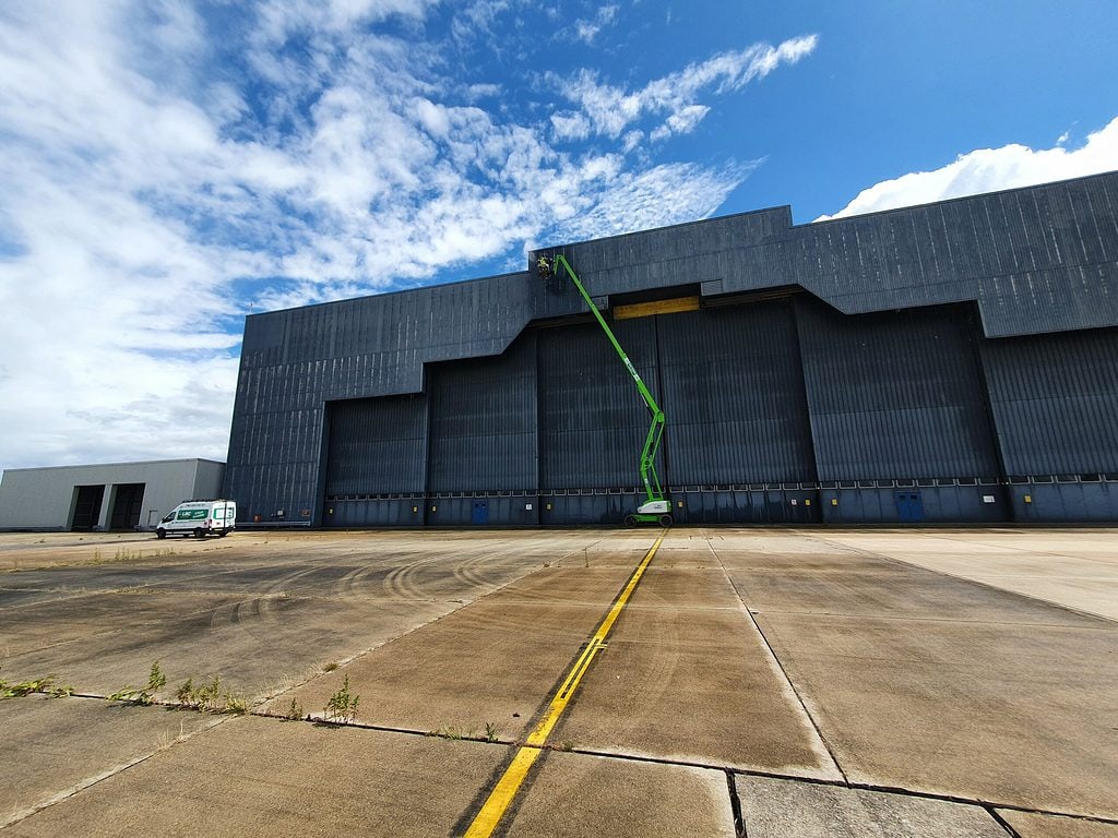aeroplane hanger cleaning