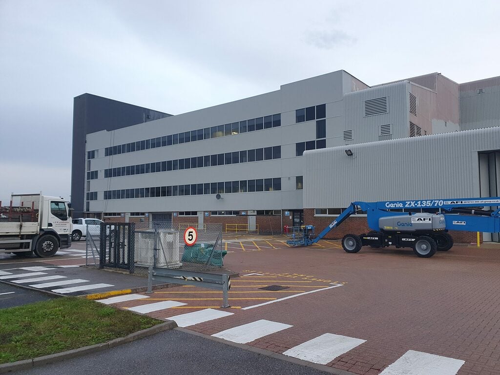 Commercial Cladding Cleaning and Repainting